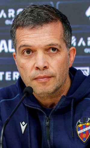Luis Castro